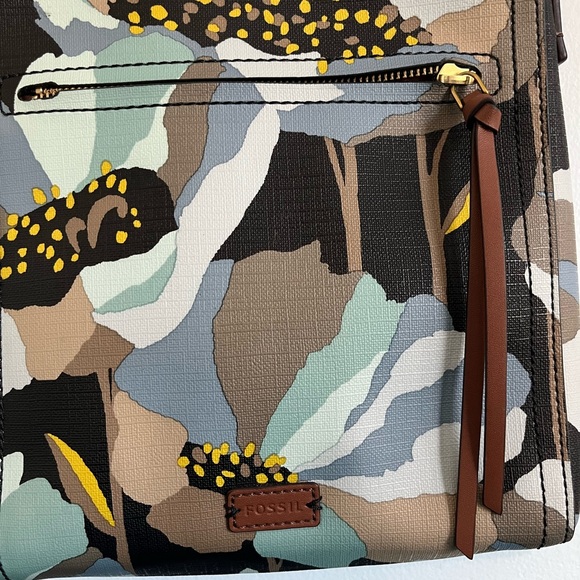 Fossil Crossbody and Wristlet Wallet - Picture 10 of 12